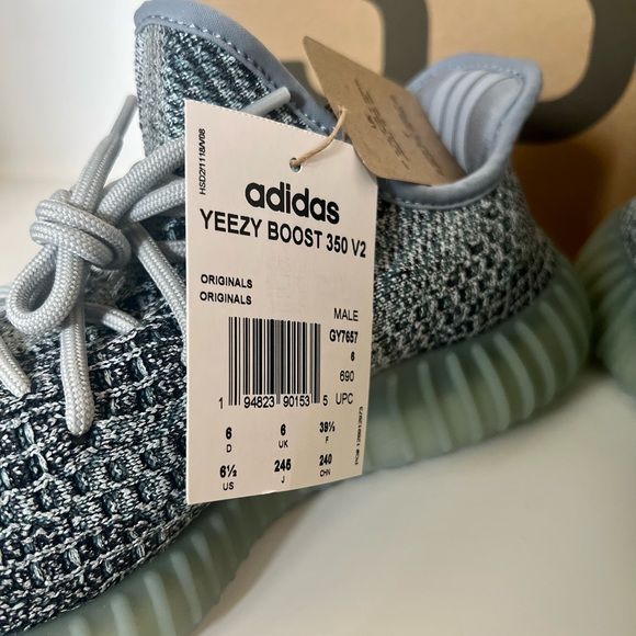❌SOLD❌ YEEZY BOOST 350 V2 ASH BLUE - Picture 3 of 3